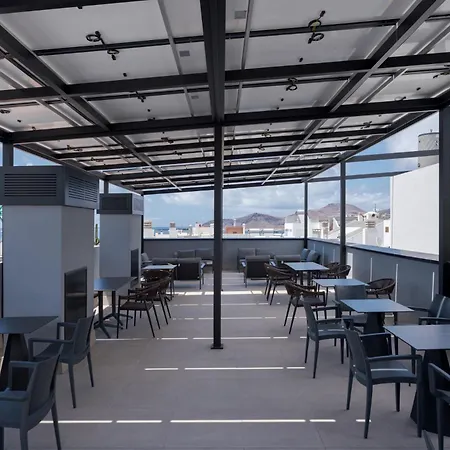 Livvo La Escarlata Hotel