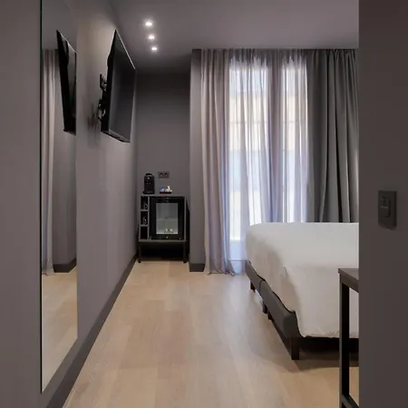 Livvo La Escarlata Hotel