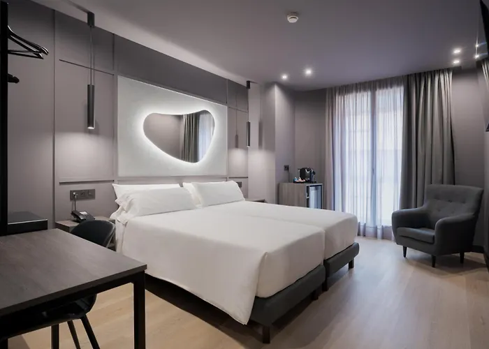 Livvo La Escarlata 酒店 4*