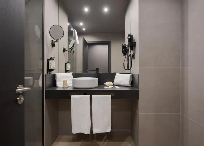 酒店 Livvo La Escarlata 4*